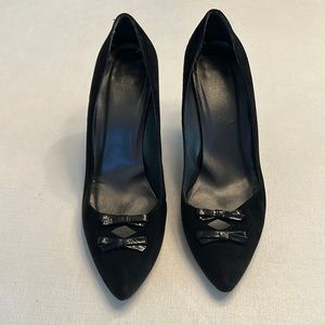 🟢 Stuart Weitzman Black Bow Heels